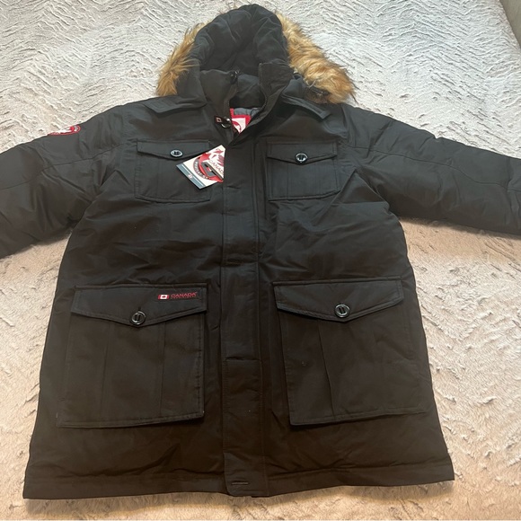 Black Faux Fur-Accent Hooded Parka - Men
Canada Weather Gear size L - Picture 9 of 16